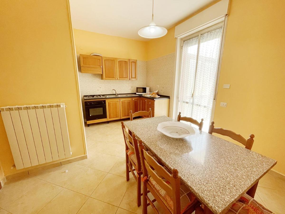 Flavia Apartment Кастелламмаре-ди-Стабия Экстерьер фото